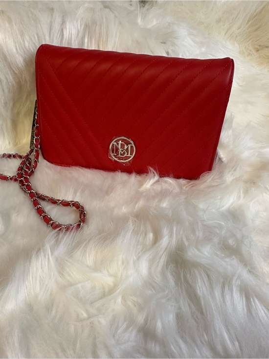 Badgley Mischka Handbags - Badgley Mischka Red Quilted Shoulder Bag